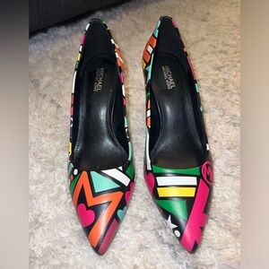 Michael Kors Women's Dorothy Flex Black Multi-Print Pointed Toe Pump size 5.5